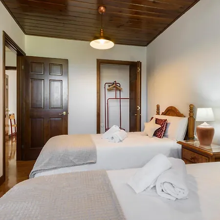 Lana Baros, Villa Jaca