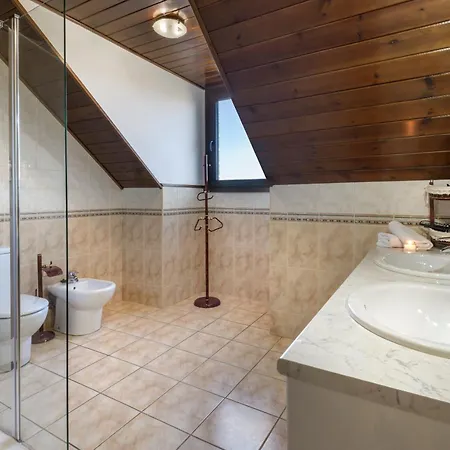 Lana Baros, Villa Jaca