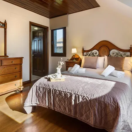 Willa Lana Baros, Jaca